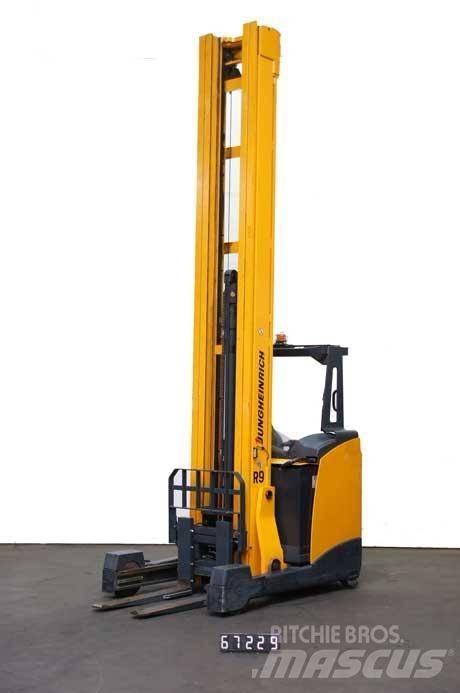 Jungheinrich ETV 325 Reach trucks