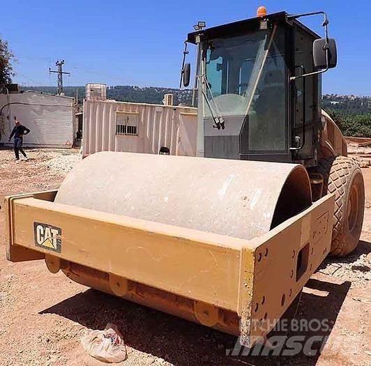 CAT CS64B Plate compactors