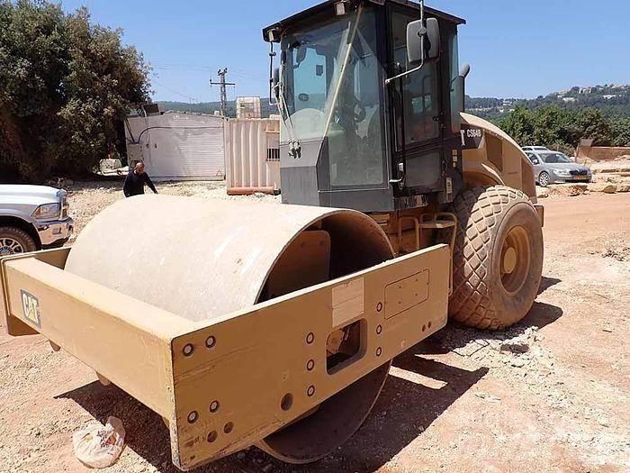 CAT CS64B Plate compactors