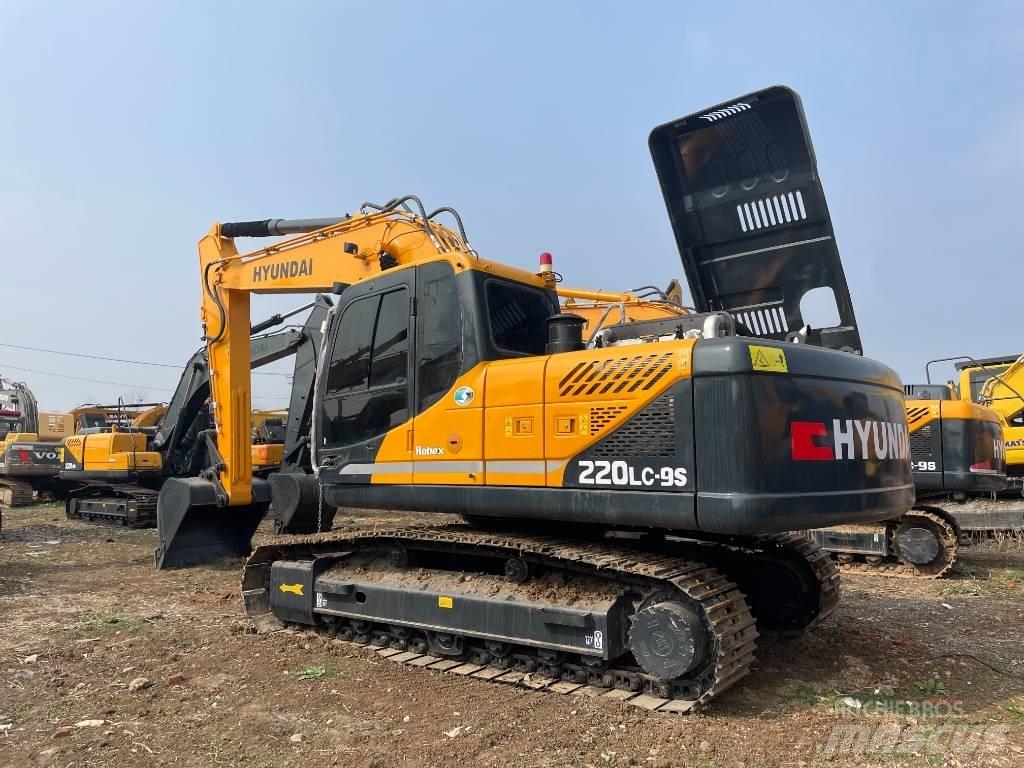 Hyundai 220 Crawler excavators