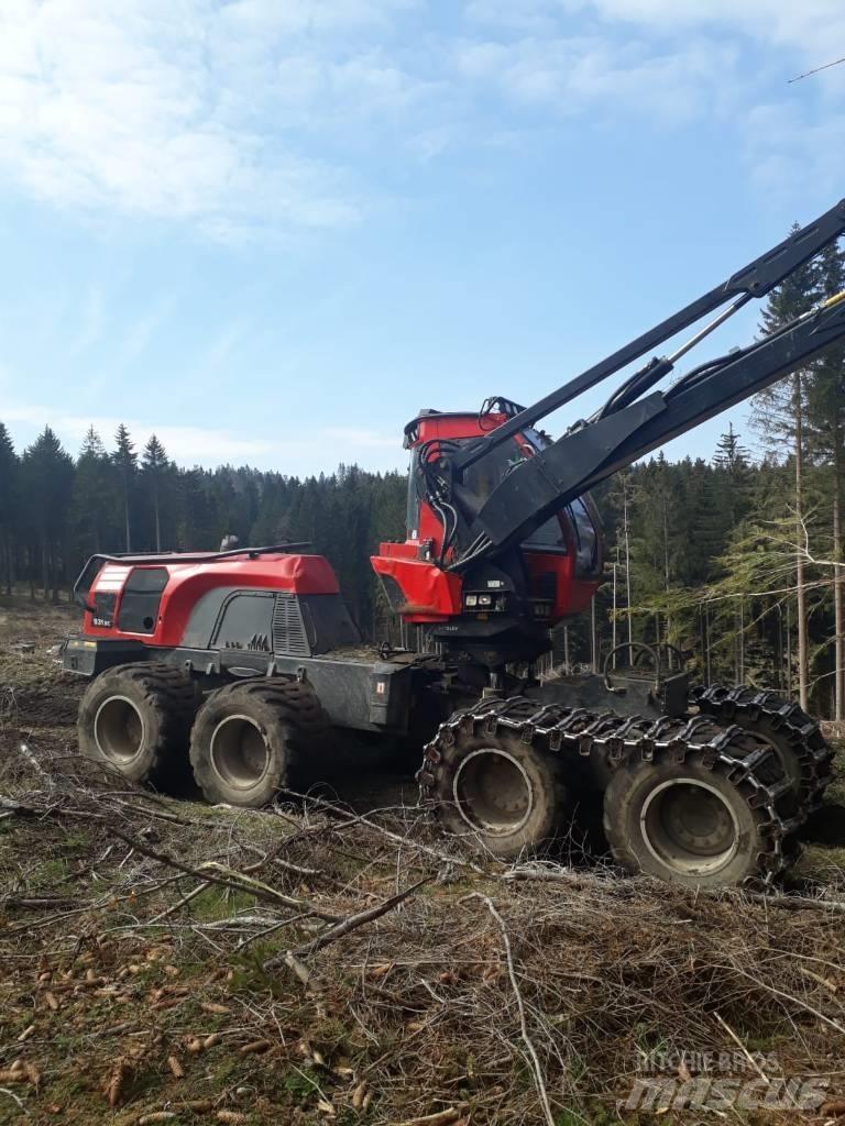 Komatsu 931 XC Harvesters