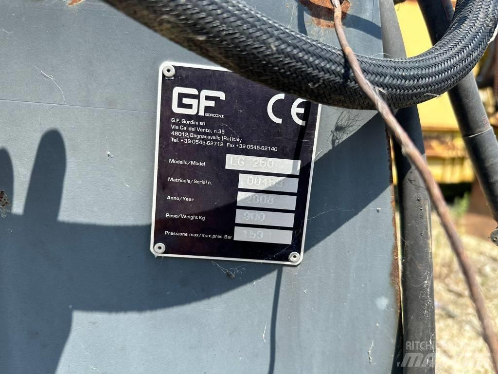 GF Gordoni LG250 Graders