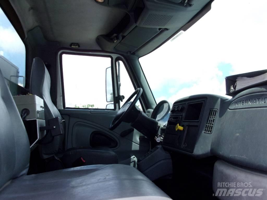 International 7400 Combi / vacuum trucks