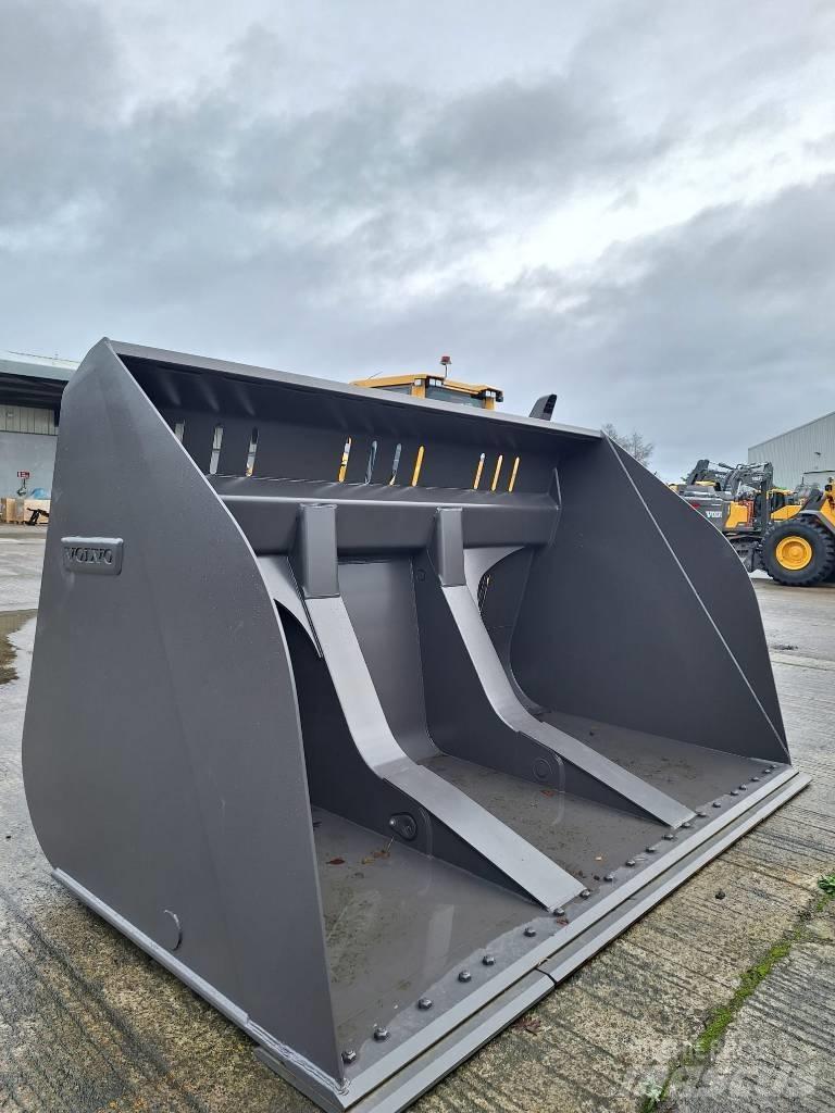 Volvo WLA82016 Buckets