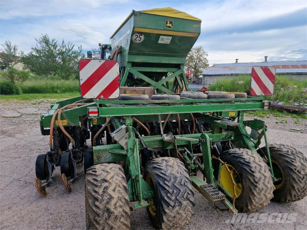 John Deere 750 A Combination drills