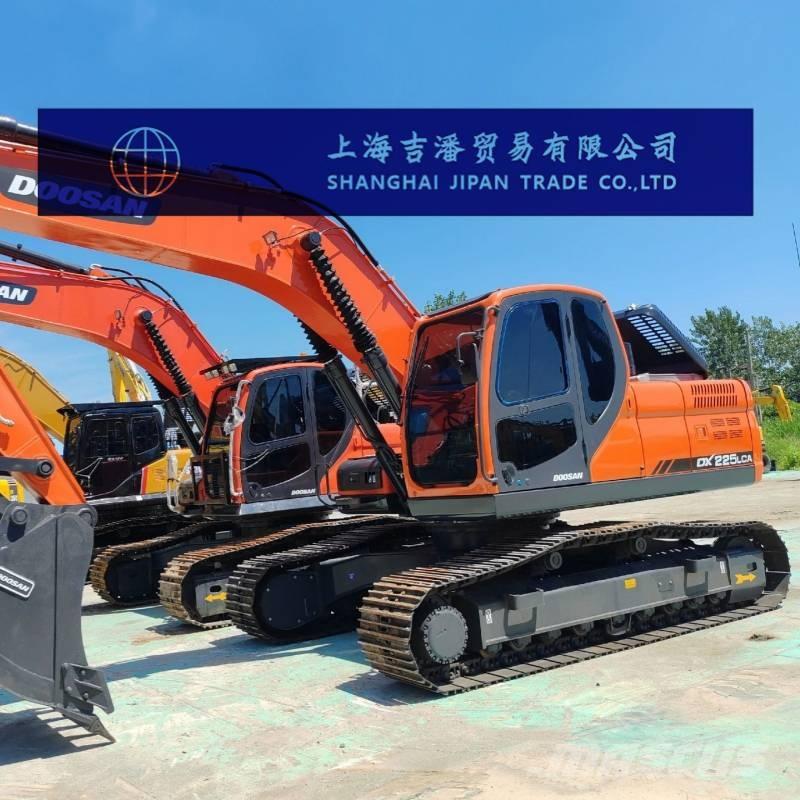 Doosan DX 225 Crawler excavators