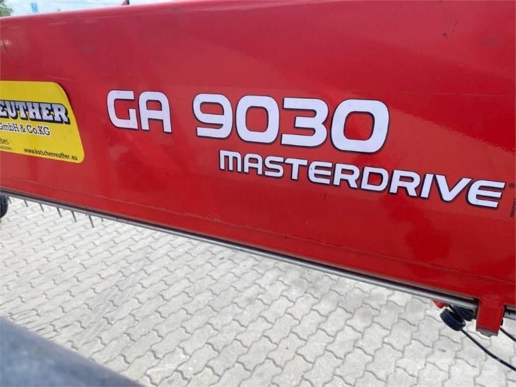 Kuhn GA 9030 Windrowers