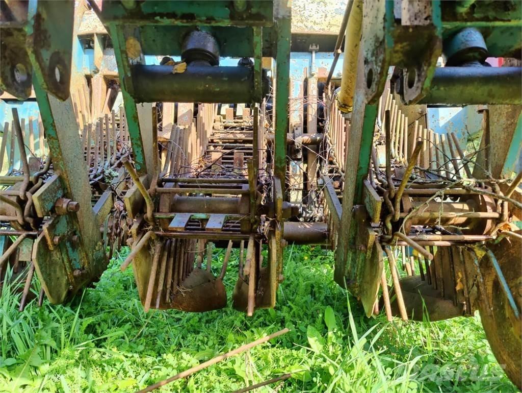 Edenhall 523 Beet harvesters