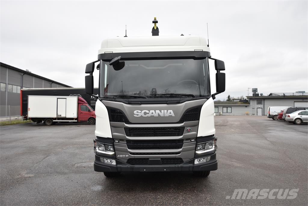 Scania P420 6X2 Hook lift trucks