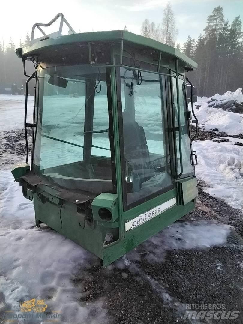 John Deere 1710 Cabins and interior