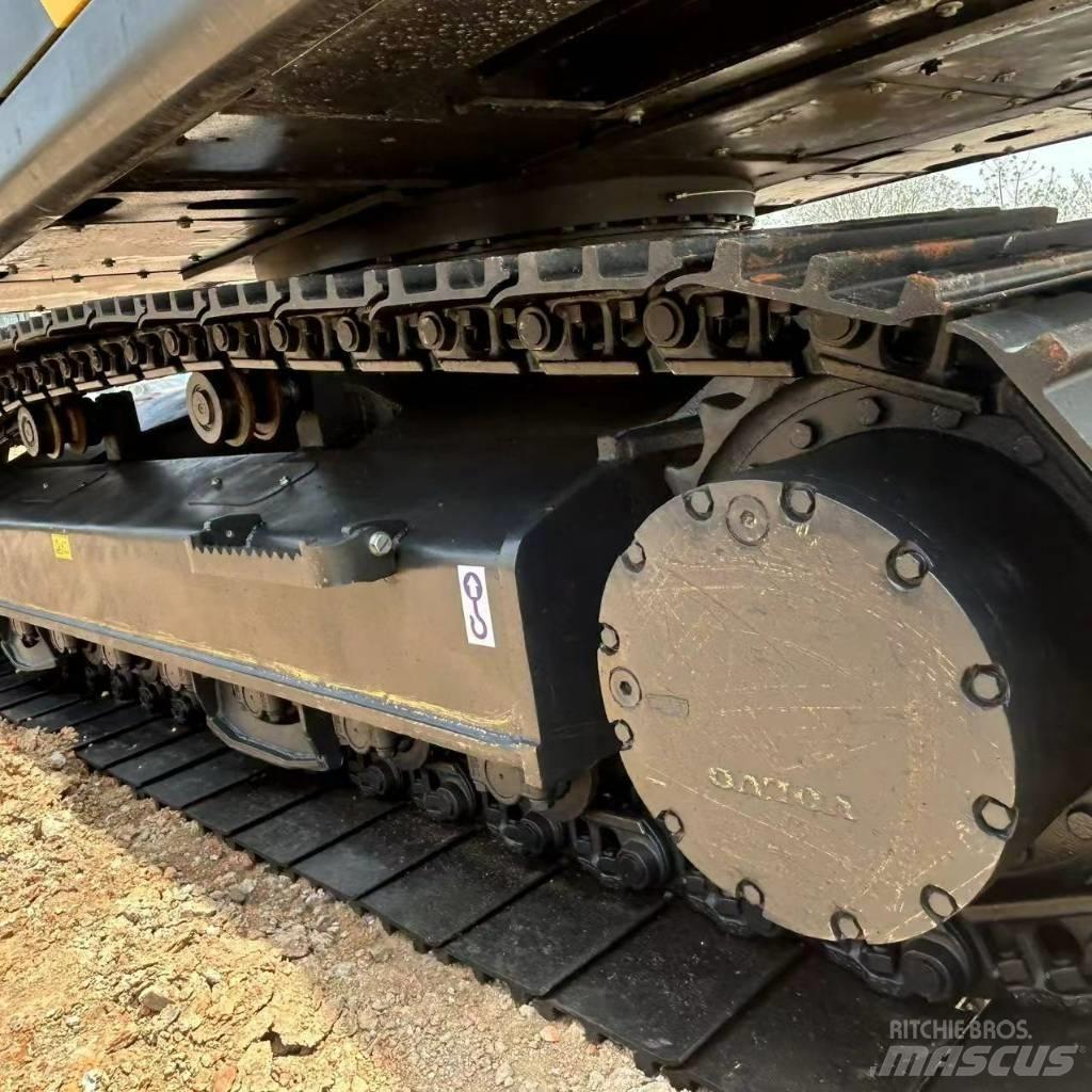 Volvo 240 Crawler excavators