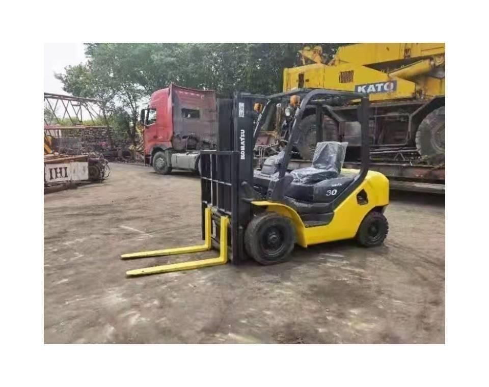 Komatsu 3Ton Diesel trucks