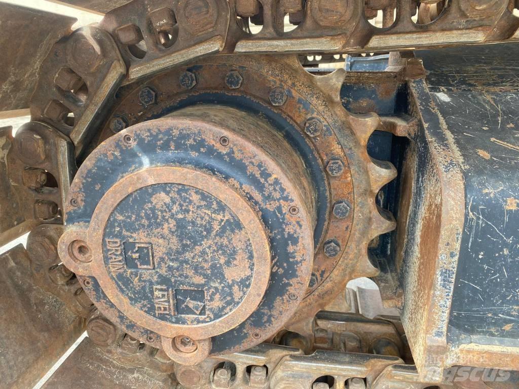 CAT 330 Crawler excavators