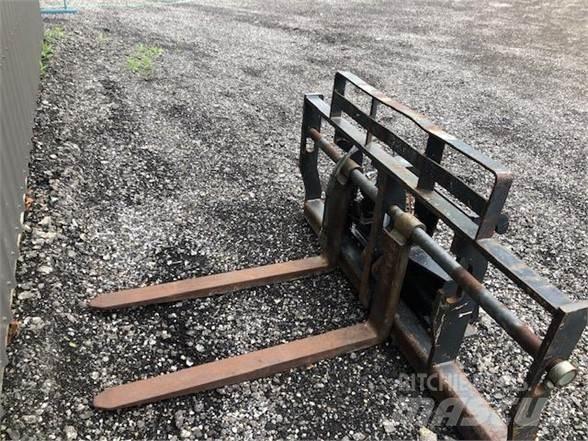JLG  Forks