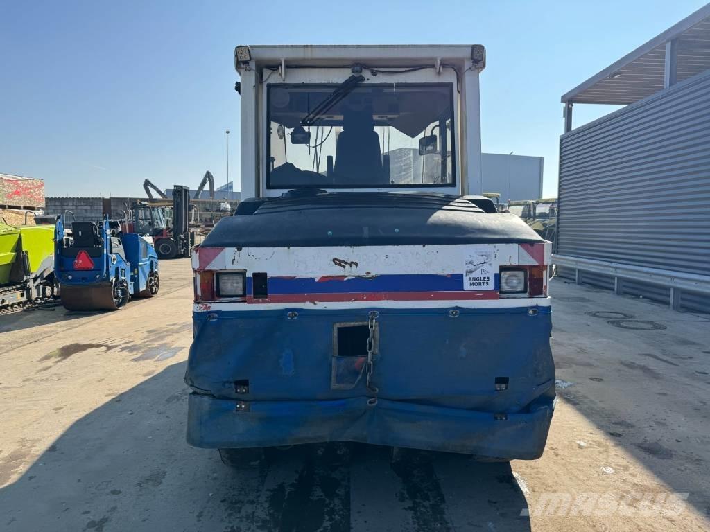 CAT RS-300B Pneumatic tired rollers