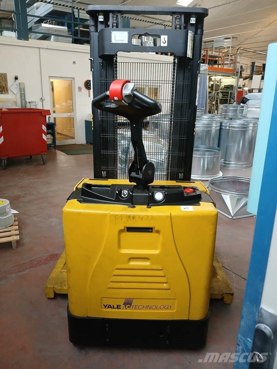 Yale MS15XSL Pedestrian stacker