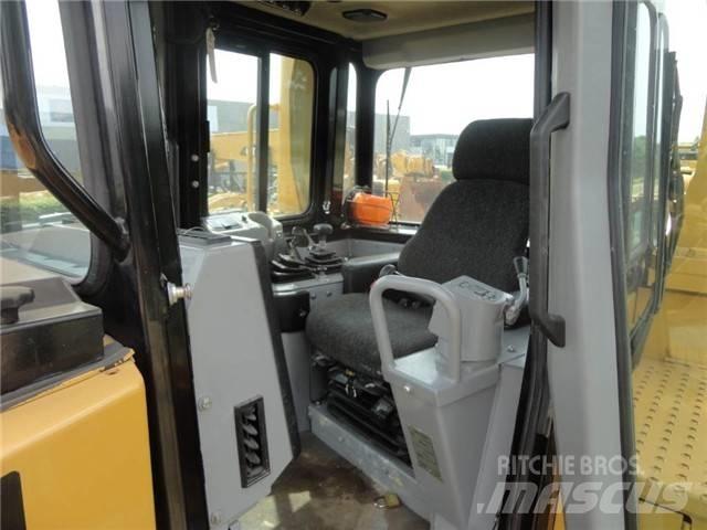 CAT D 8 R Crawler dozers