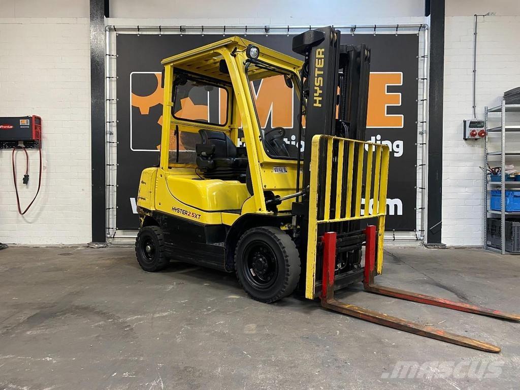 Hyster H2.5XT Diesel trucks