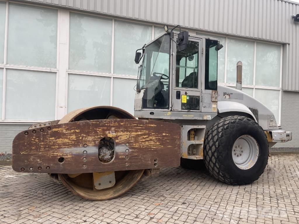 CAT CS 663 E      2002 Single drum rollers