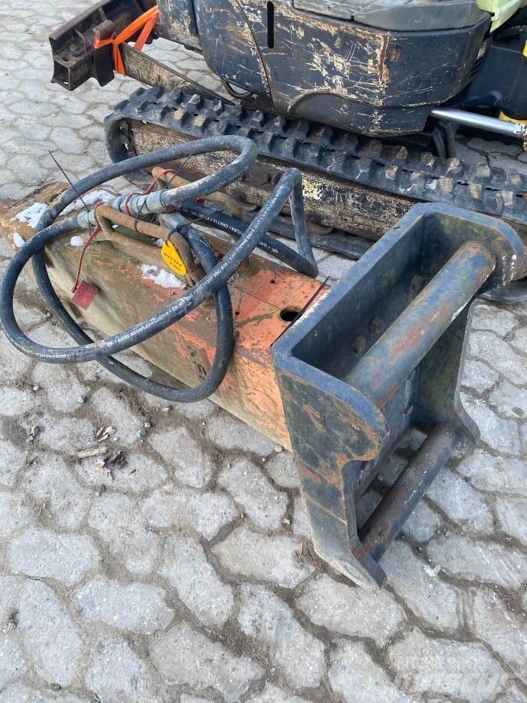 NPK E204 Hammers / Breakers