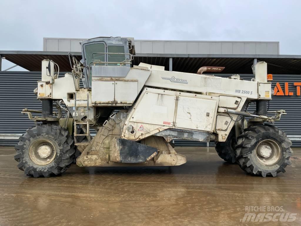 Wirtgen WR 2500S Asphalt recyclers