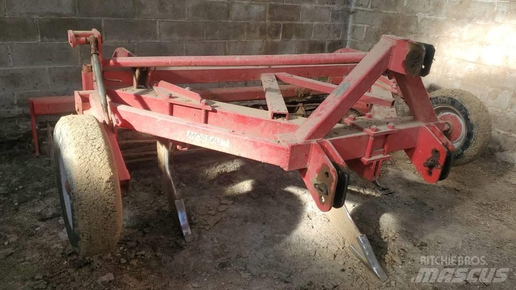 Moreau 1.8M Row crop cultivators