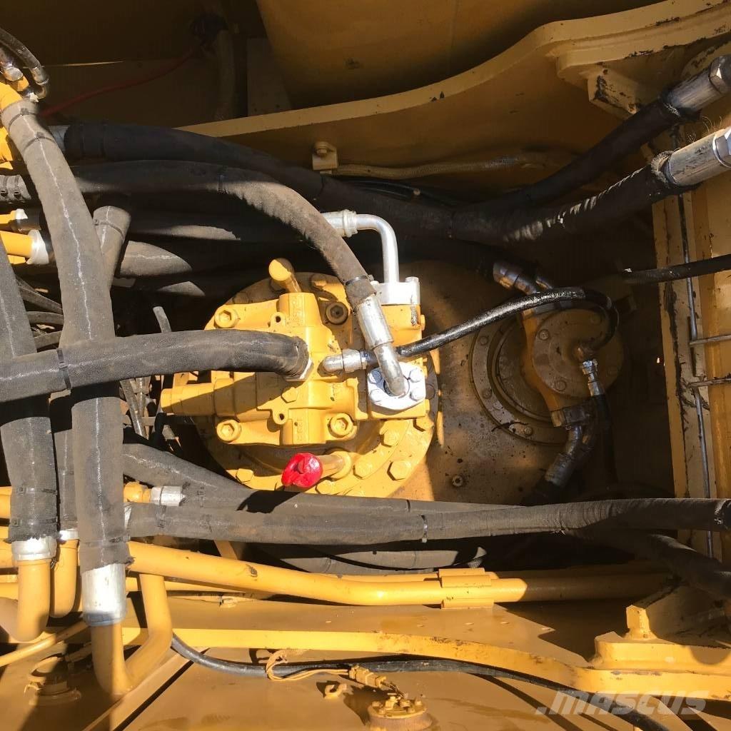 CAT 320 D Amphibious Excavators