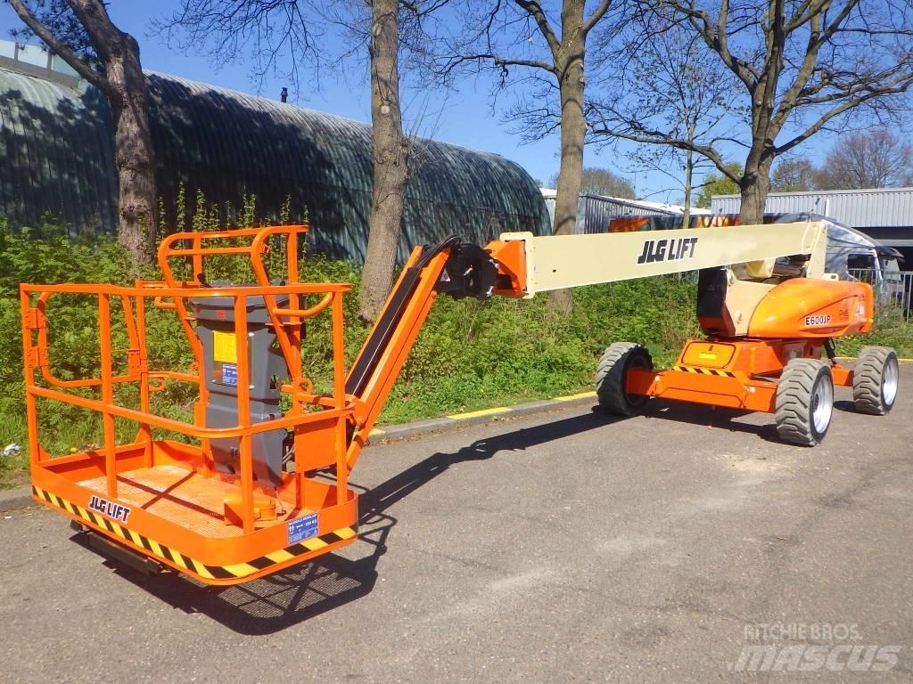 JLG E600JP Telescopic boom lifts