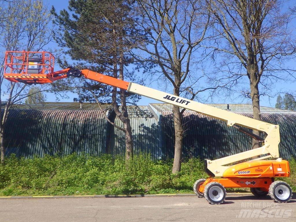 JLG E600JP Telescopic boom lifts