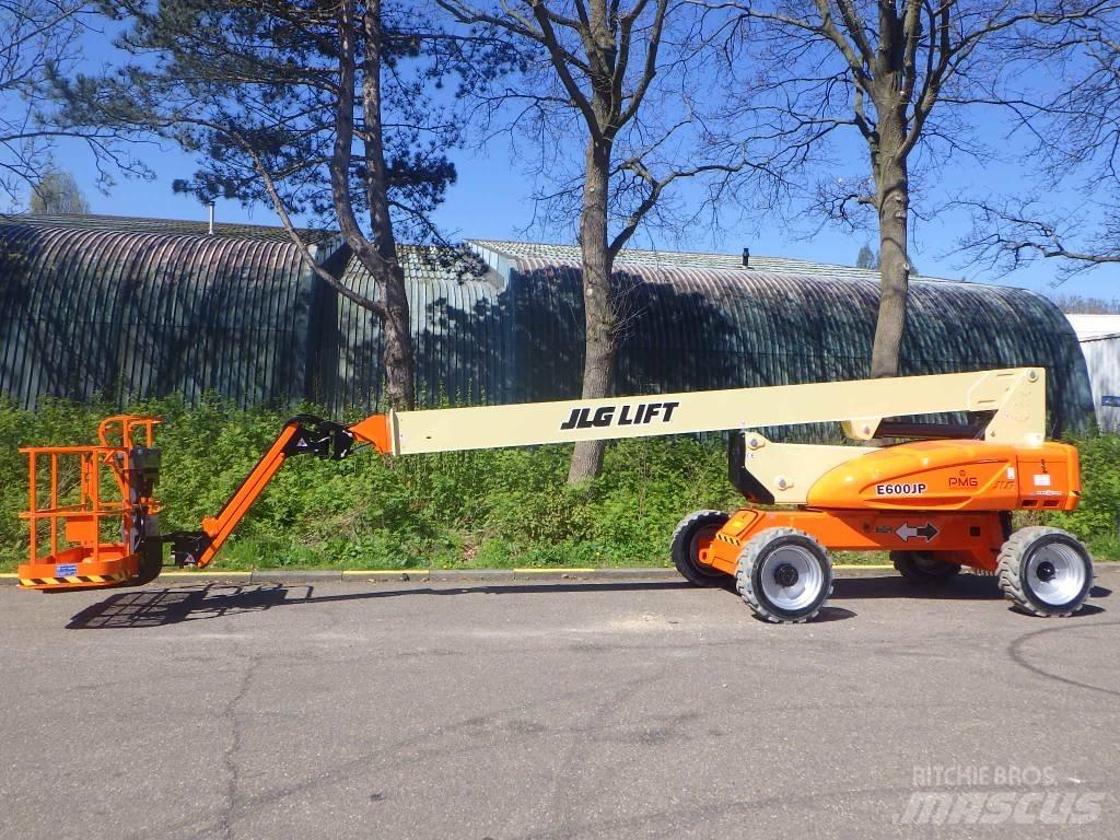 JLG E600JP Telescopic boom lifts