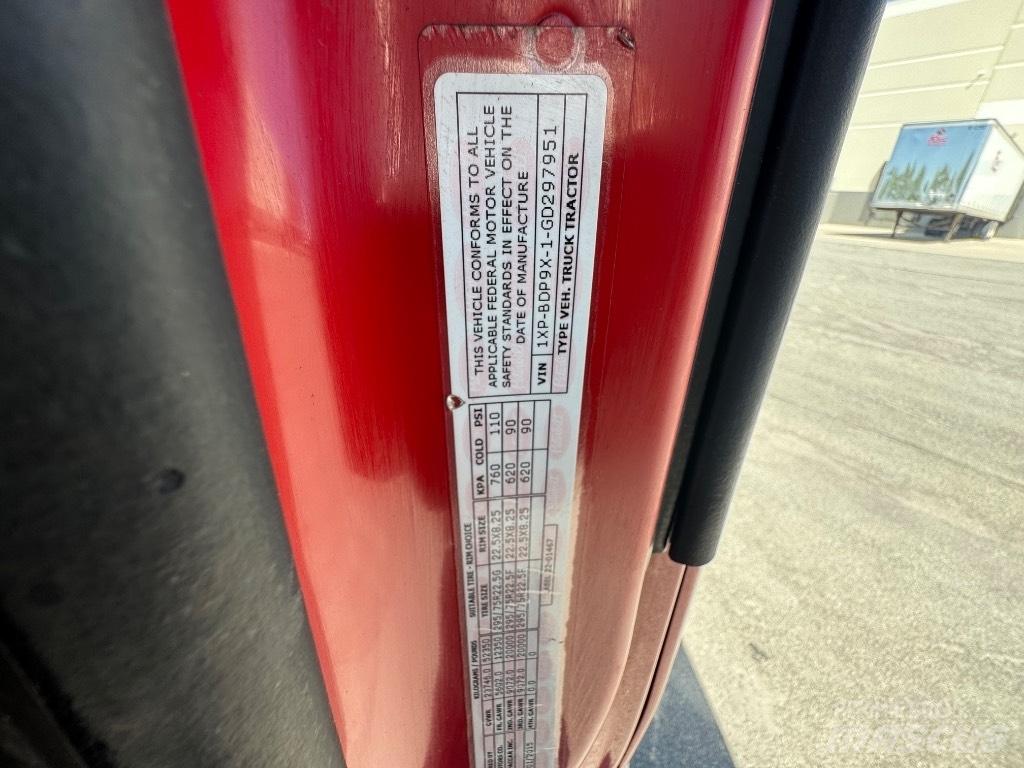 Peterbilt 579 Tractor Units