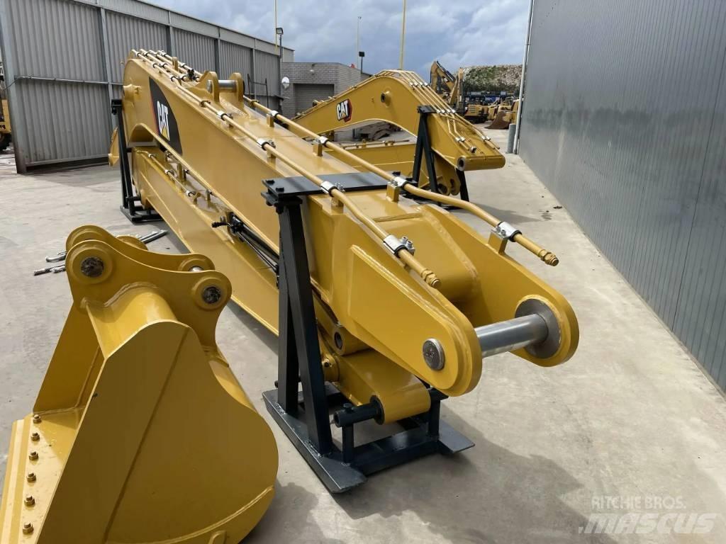 CAT 323D 15m Set Backhoes