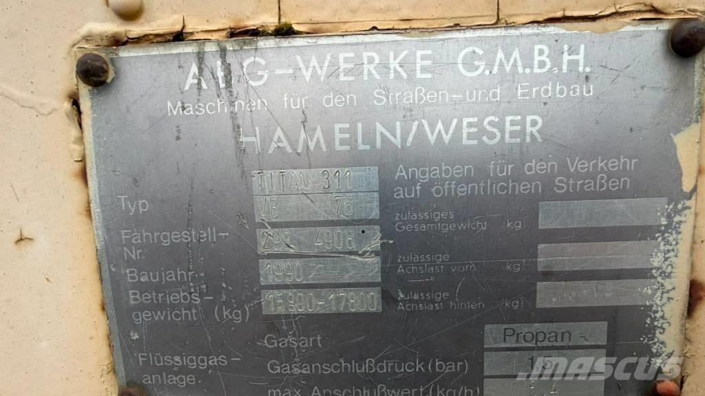 ABG Titan 311 Asphalt pavers