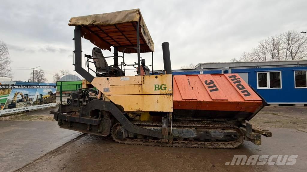 ABG Titan 311 Asphalt pavers