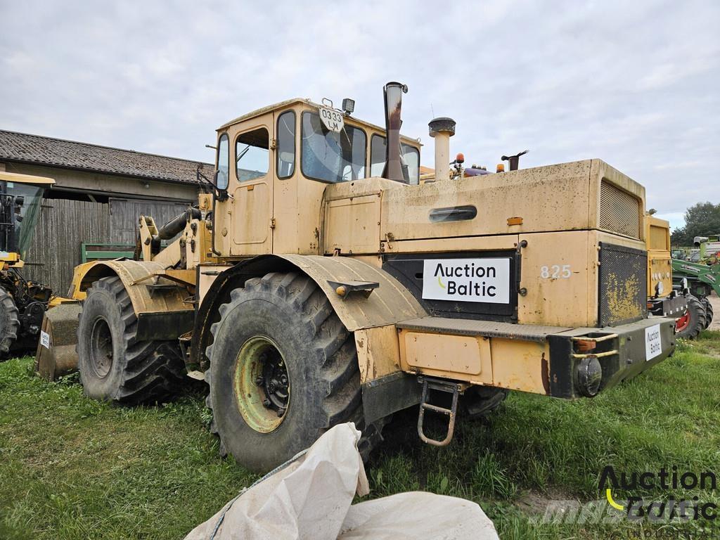  Kirovec K-700A Tractors