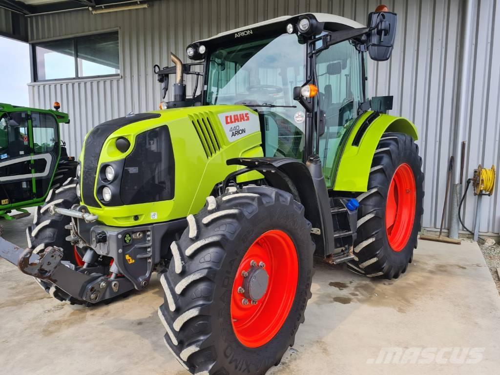 CLAAS Arion 440 CIS Tractors