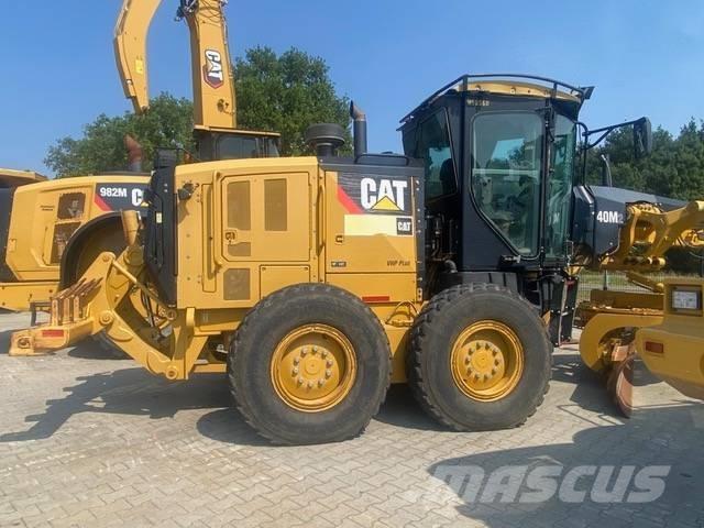 CAT 140M Graders