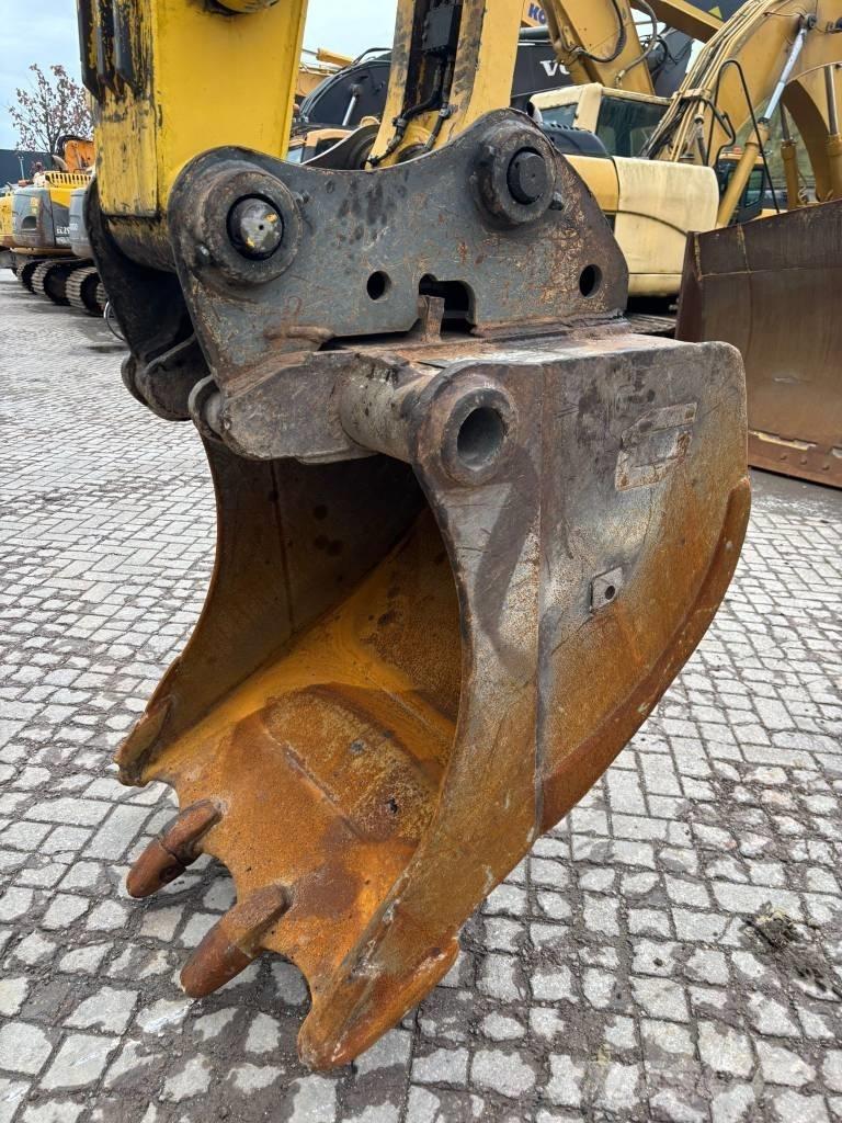 Komatsu PW 180-7 Wheeled excavators