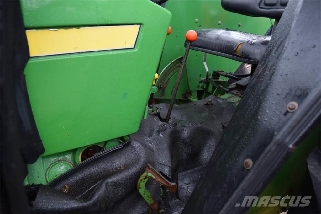 John Deere 1640 Tractors