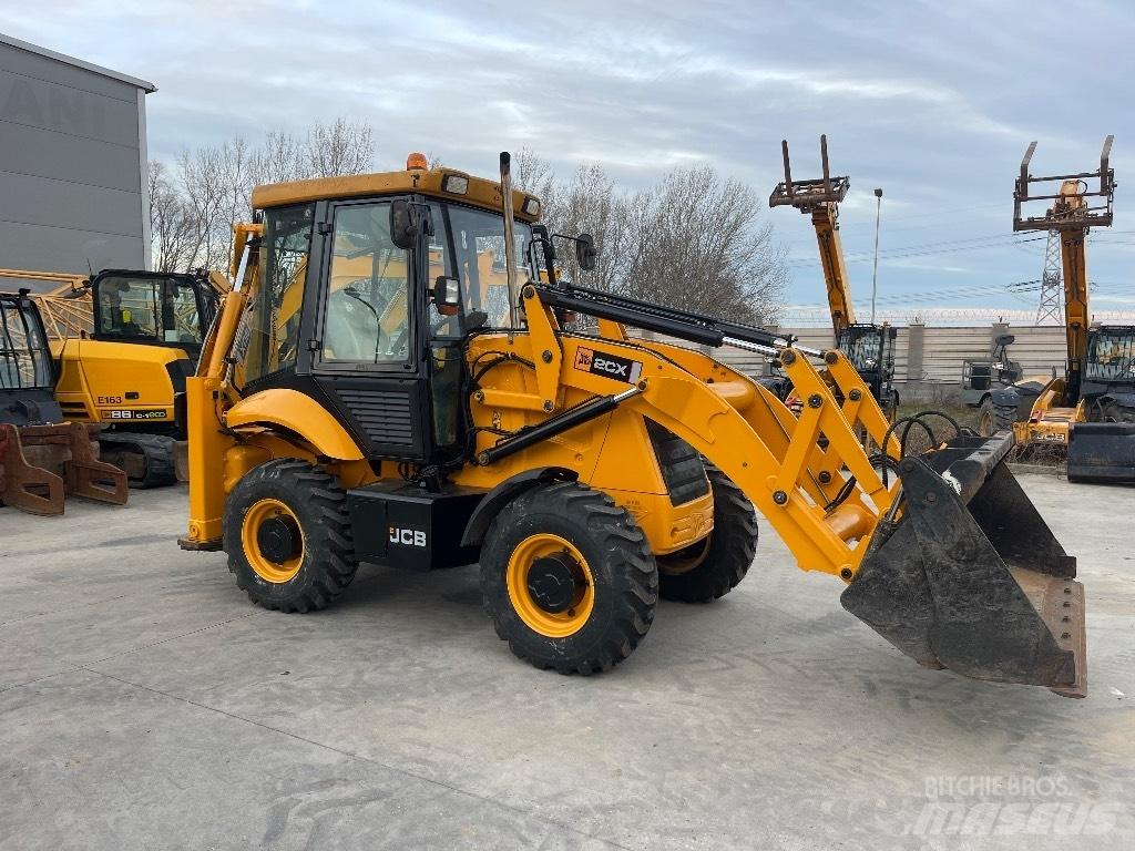JCB 2 CX Backhoe loaders