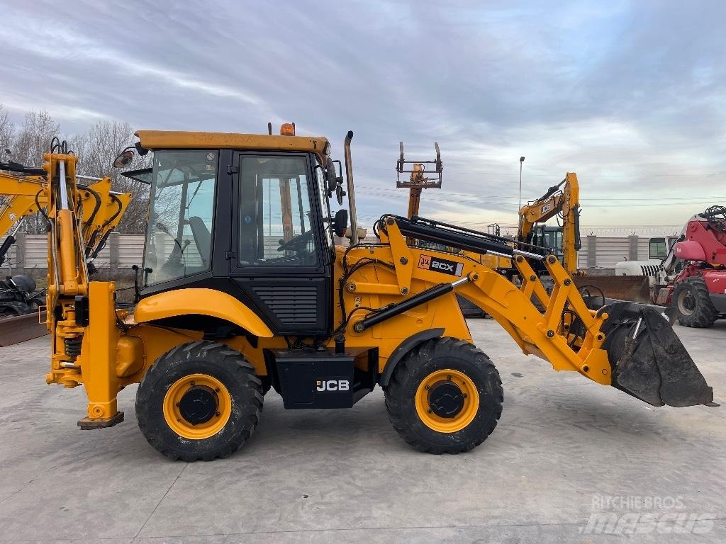 JCB 2 CX Backhoe loaders