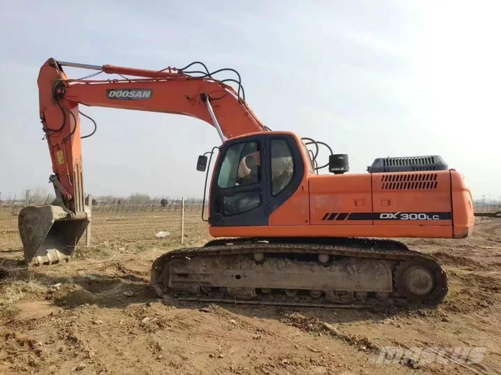 Doosan DX300 Crawler excavators