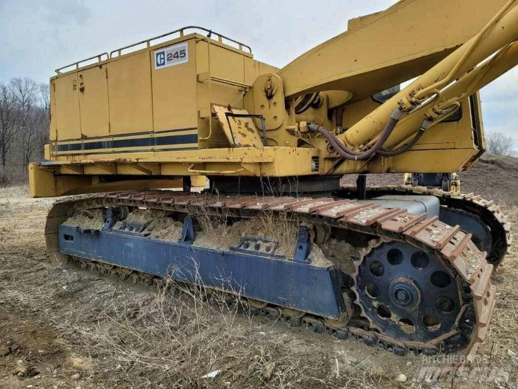 CAT 245 Crawler excavators