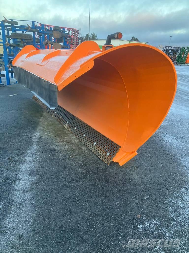 FMG PA360 Snow blades and plows