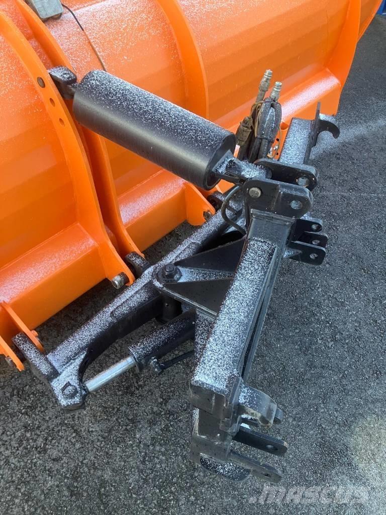 FMG PA360 Snow blades and plows