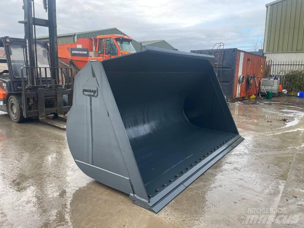 Doosan DL550 bucket Buckets