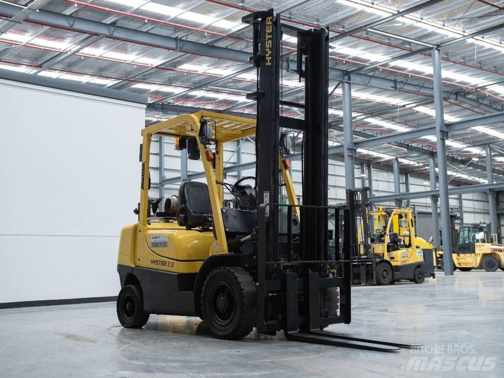 Hyster H2.5XT LPG trucks
