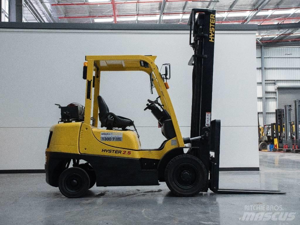 Hyster H2.5XT LPG trucks