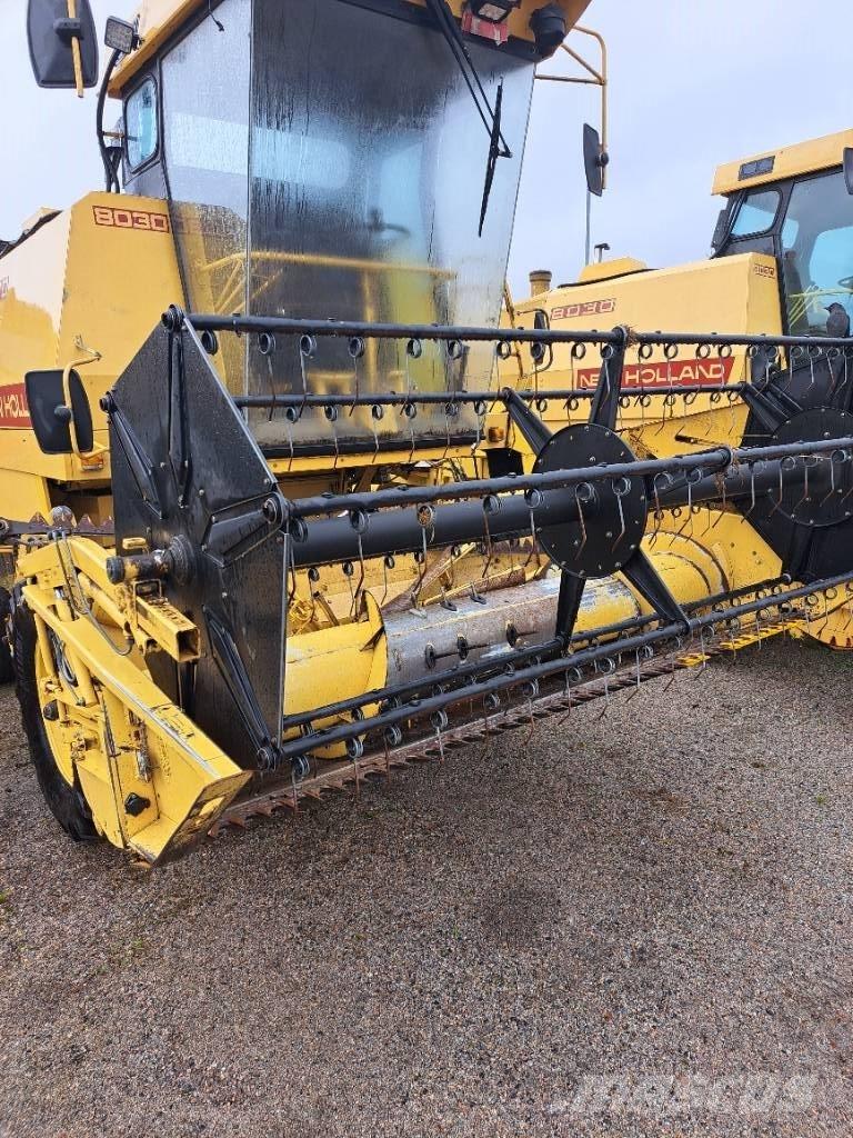 New Holland 8030H Combine harvesters