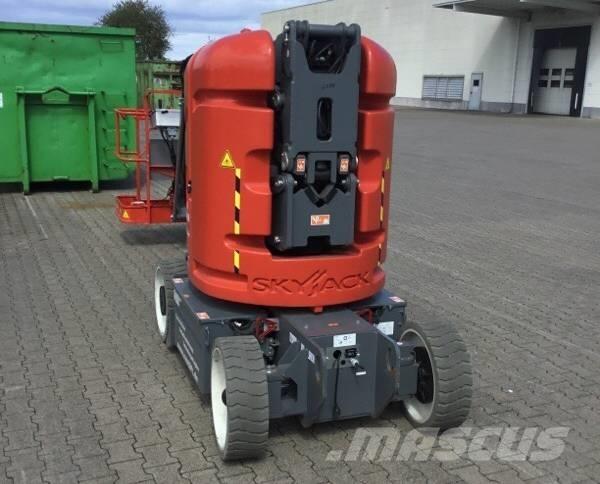 SkyJack SJ 30 ARJE Articulated boom lifts